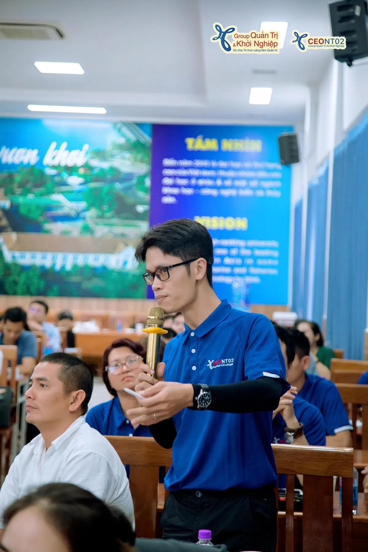 Tôi - Đặng Tâm - đặt câu hỏi cho thầy Vương Thanh Long