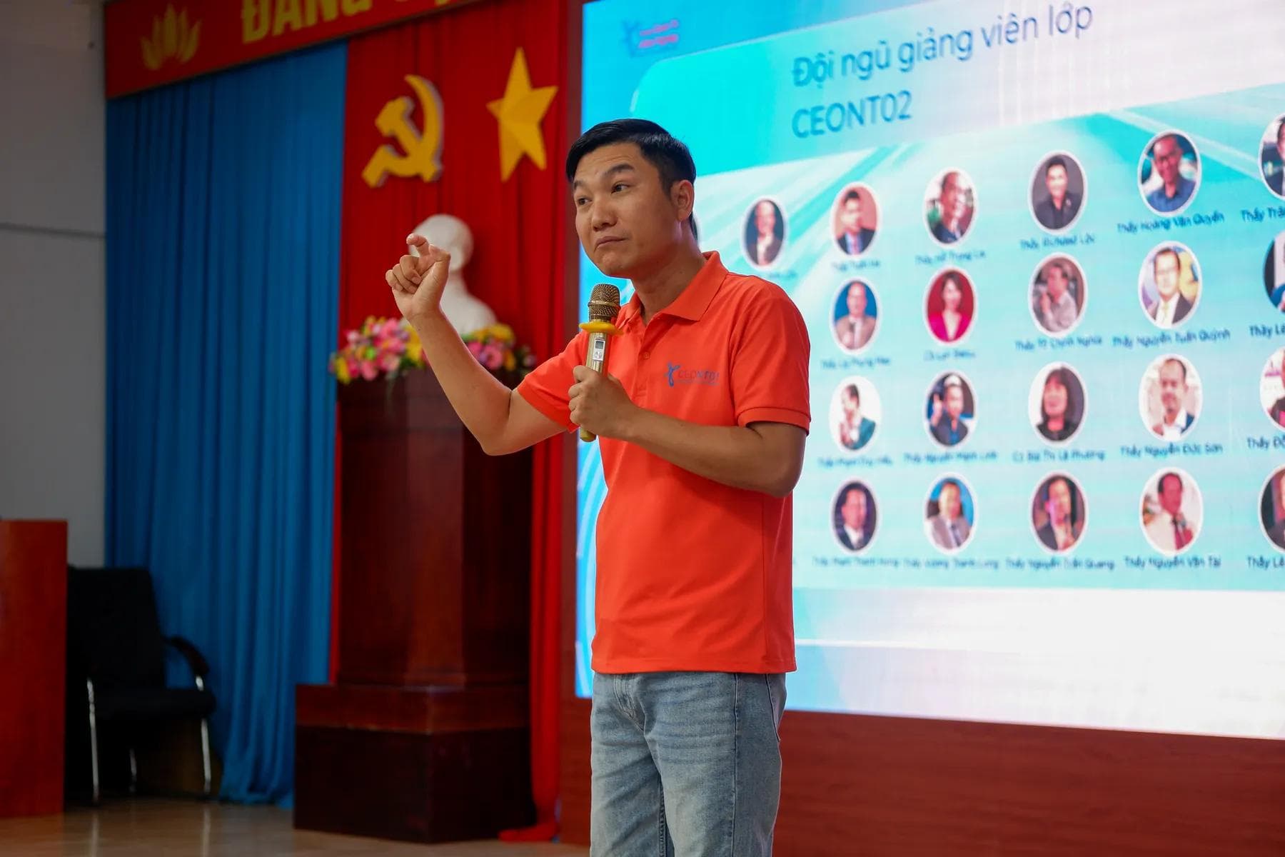 A. Anh Tuấn - Lớp trưởng lớp CEO NT01 chia sẻ về nội quy học với anh chị em lớp CEO NT02
